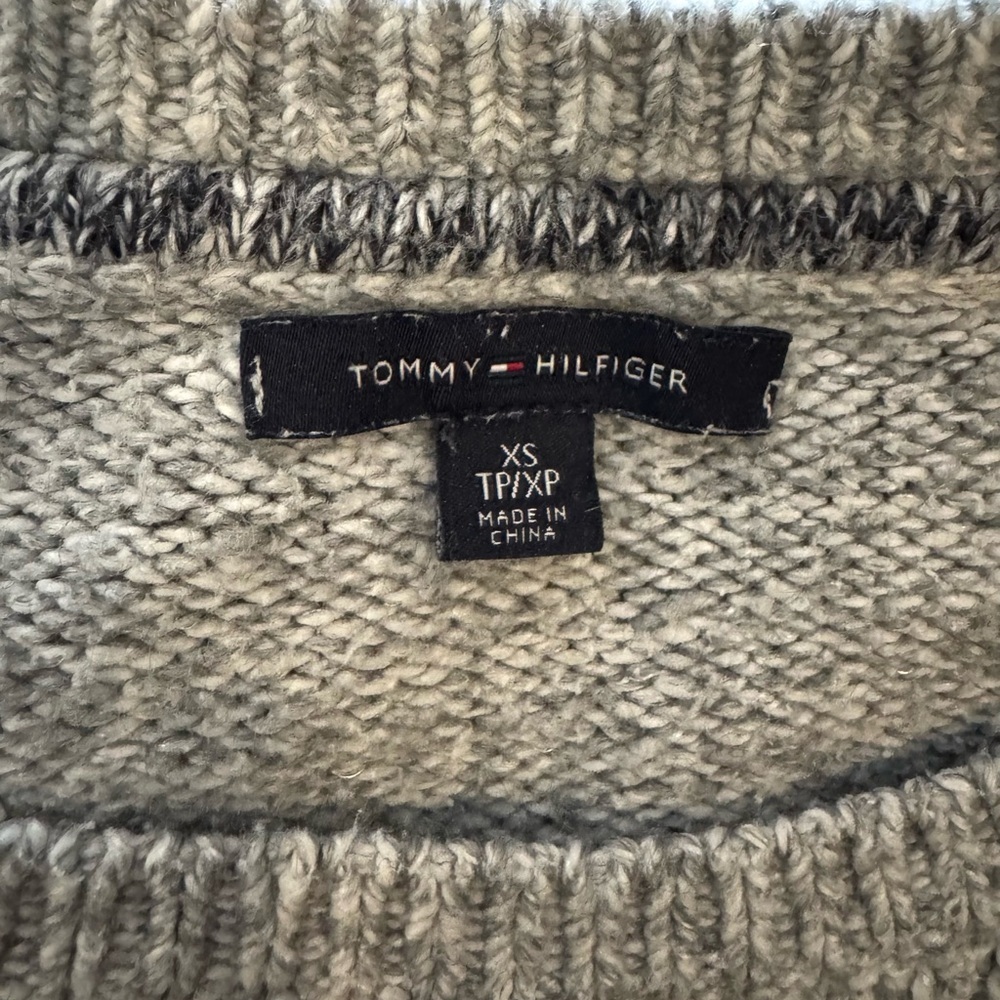 TOMMY HILFIGER Heather Gray Cable Knit Women's Sweater (XS) - Picture 7 of 9